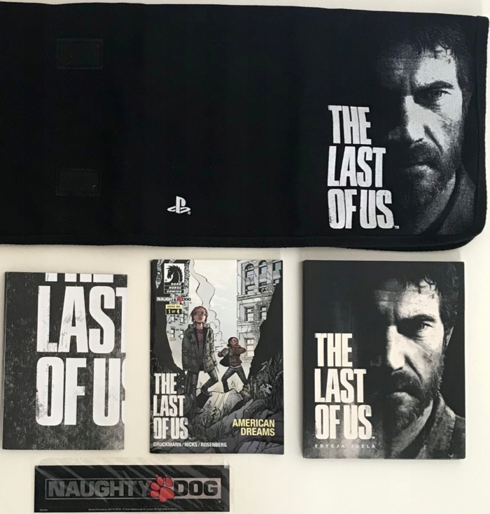 Packaging, folded poster, comic, disc case, and sticker Packaging, folded poster, comic, disc case, and sticker