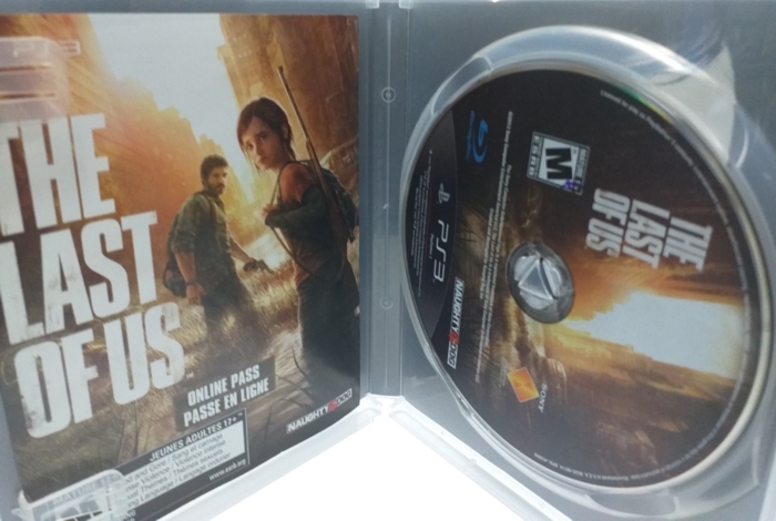 Online pass and disc Online pass and disc