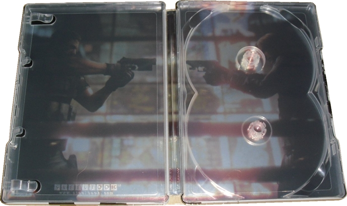 Inside pre-order Steelbook Inside pre-order Steelbook