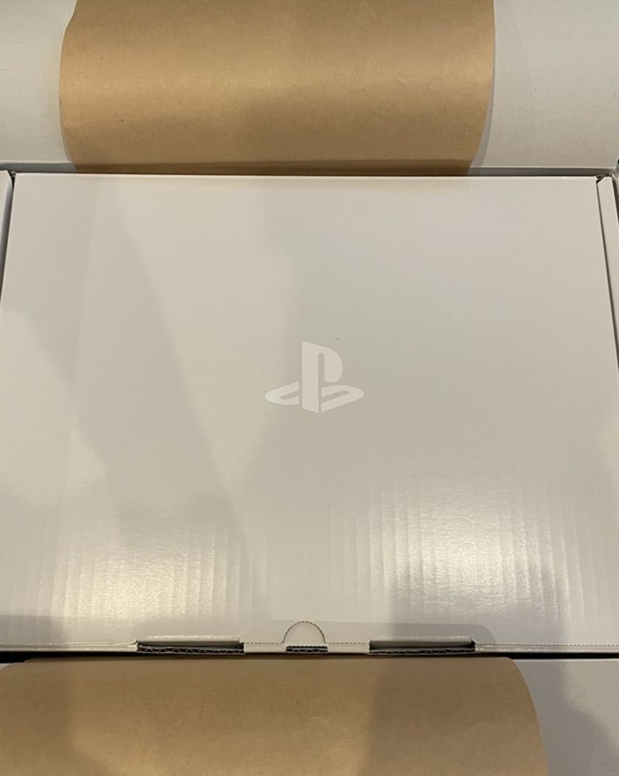 Top of inner box inside outer box Top of inner box inside outer box