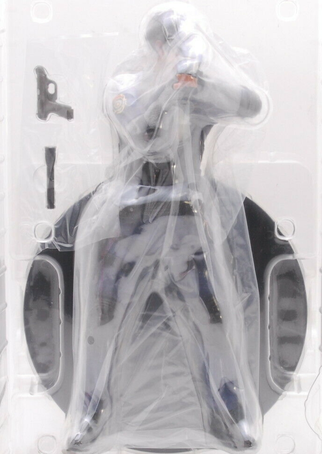 Front of statue packaging Front of statue packaging