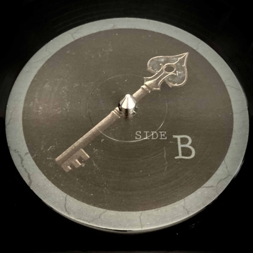 Label side B